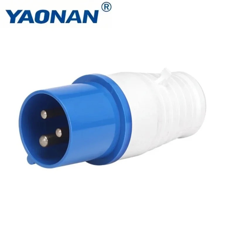 IP44 Industrial Plug Socket, 3P 3Pin, 16A/32A, 220-240V. Waterproof, portable, safe locking, ideal for construction & industrial use.